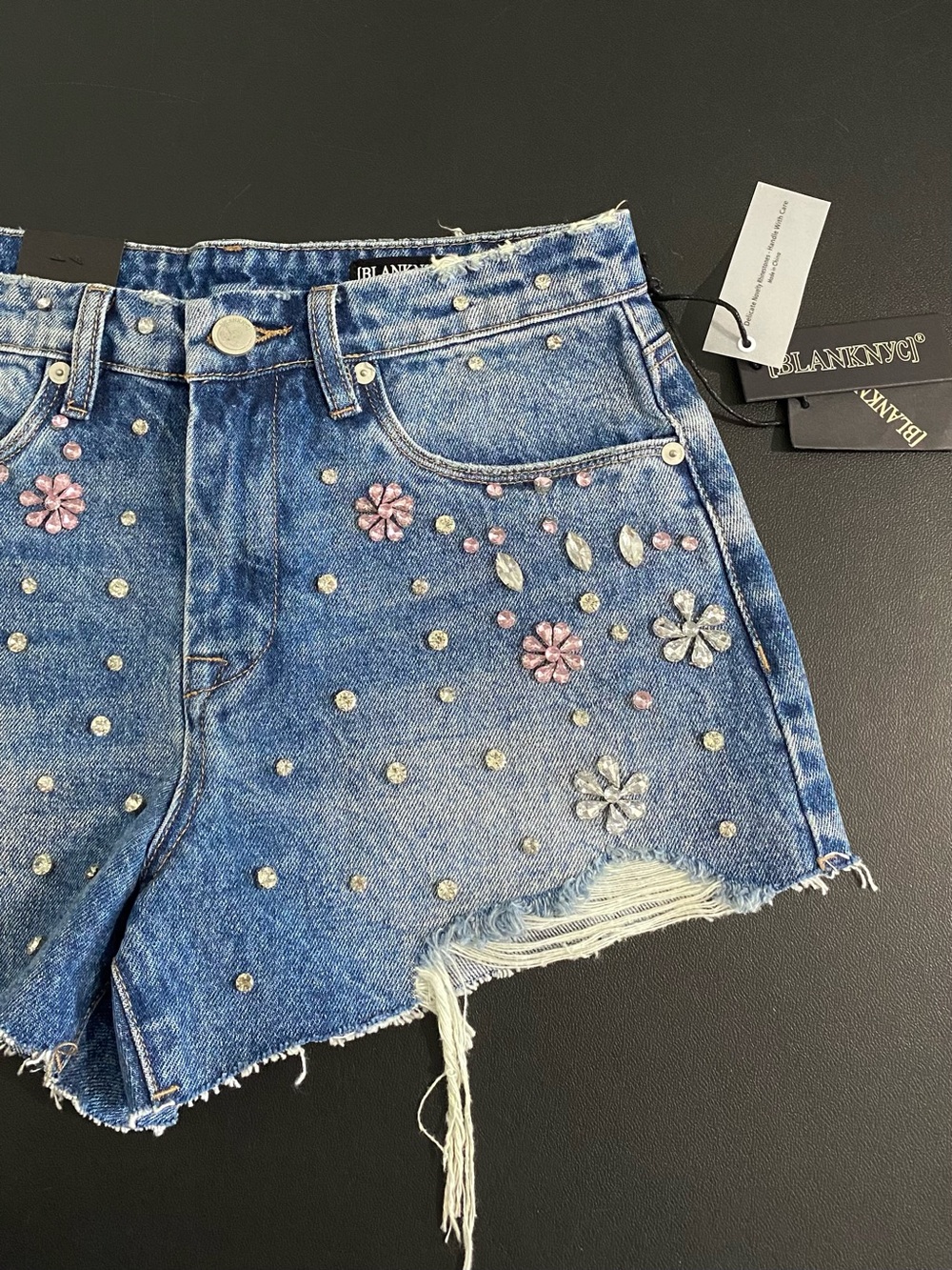 New Blank NYC Rhinestone Studded Floral Embellished Jean Shorts Size 26 - Picture 7 of 13